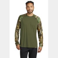 Realtree ® Colorblock Performance Long Sleeve Tee Thumbnail